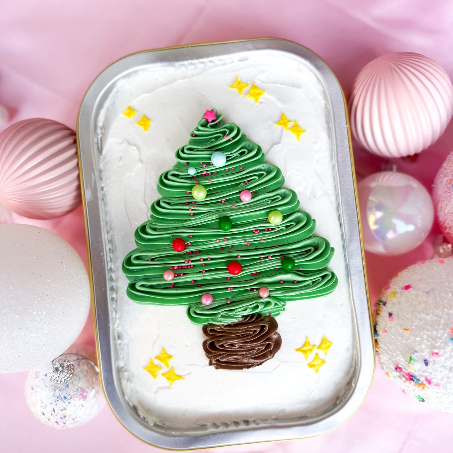 Bizcocho Mojadito de Queso Decorado Con Motivo Navideño